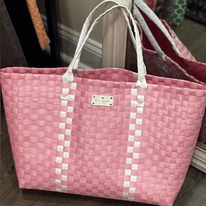 NWOT! Kate Spade Pink and White Woven Tote Bag. So cute!! 😍😍🤩🤩